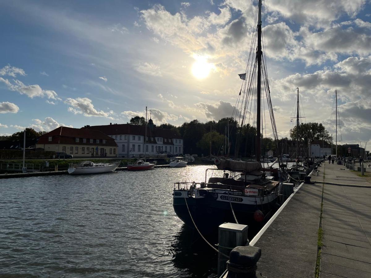 Lykkefund - Ferienwohnungen In Hafennaehe Glückstadt Exterior foto