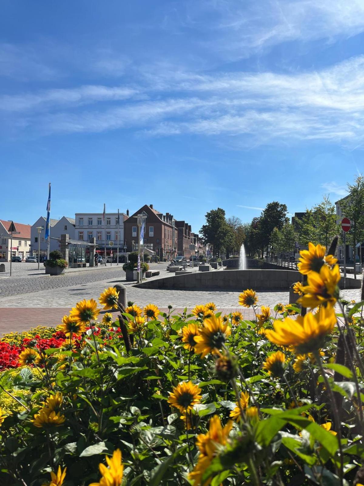 Lykkefund - Ferienwohnungen In Hafennaehe Glückstadt Exterior foto