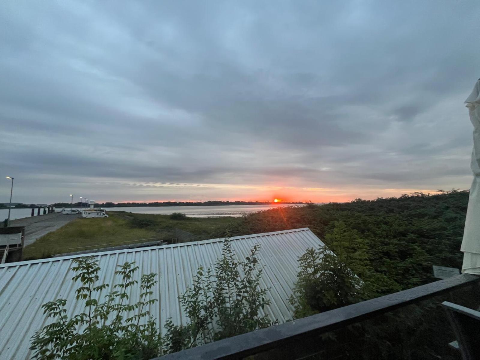 Lykkefund - Ferienwohnungen In Hafennaehe Glückstadt Exterior foto